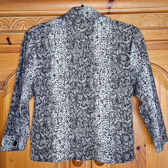Vintage 90s Blue Tint Equestrian Designs Snake Print Button Up Jacket Size Small - Picture 2 of 9